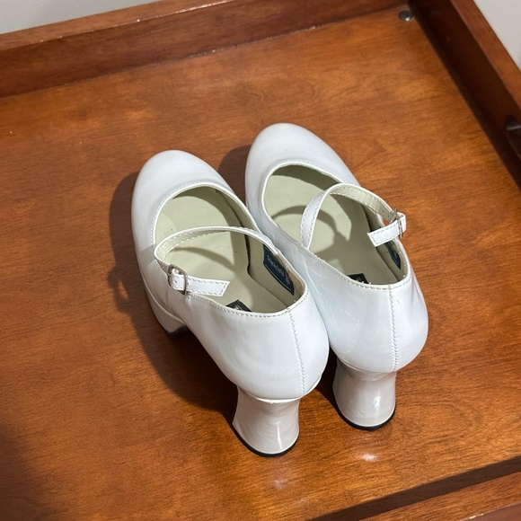 Funtasma Mary Jane Pump, White, Size 9 - Picture 3 of 9